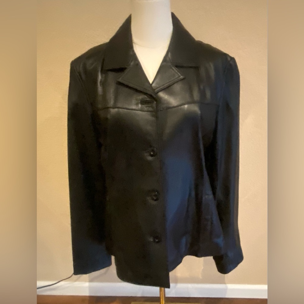Women’s Wilson Leather thinsulate lined size XL gentle used
